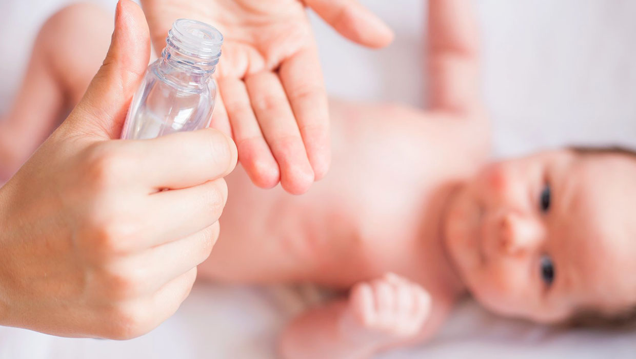 Detersione e idratazione della pelle del bambino da 0 a 12 mesi